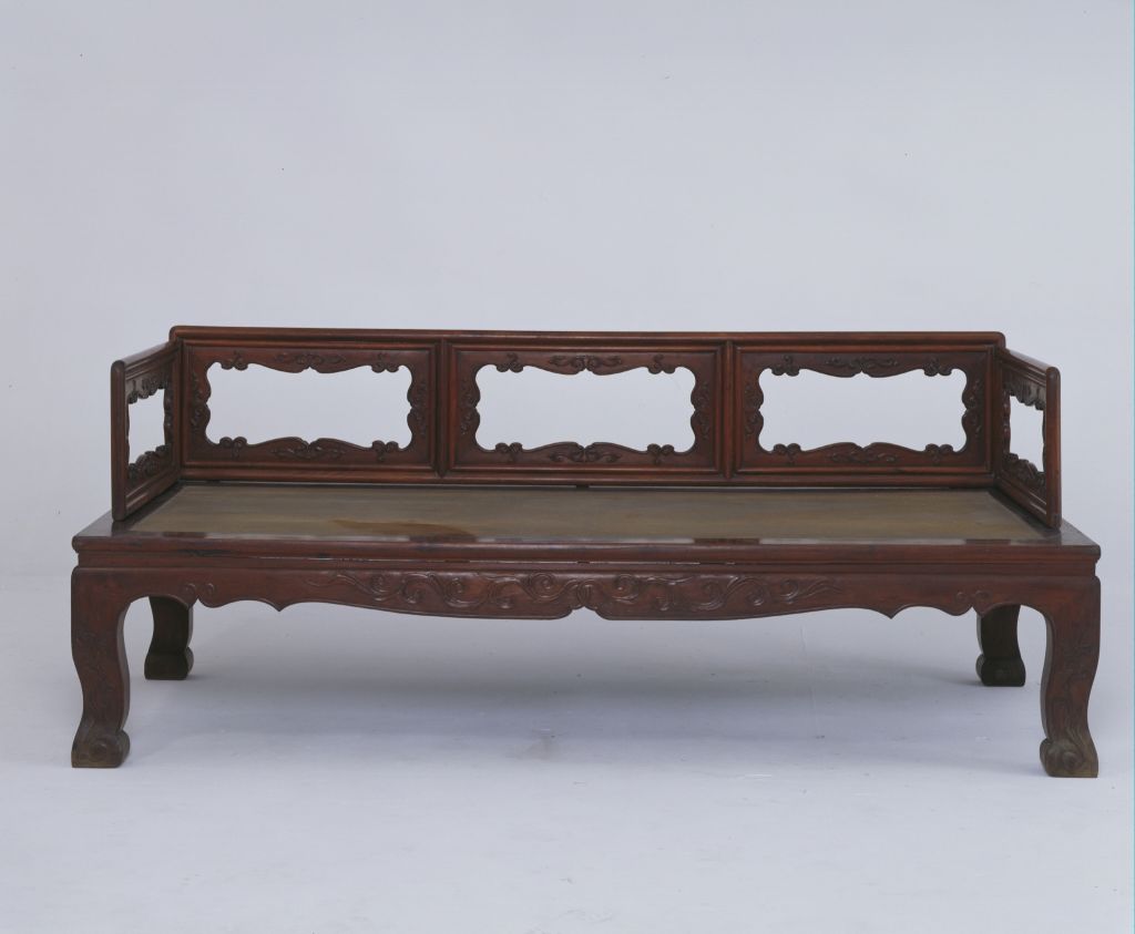 图片[1]-Huanghua Pear Wood Carved Grass Pattern Bed-China Archive